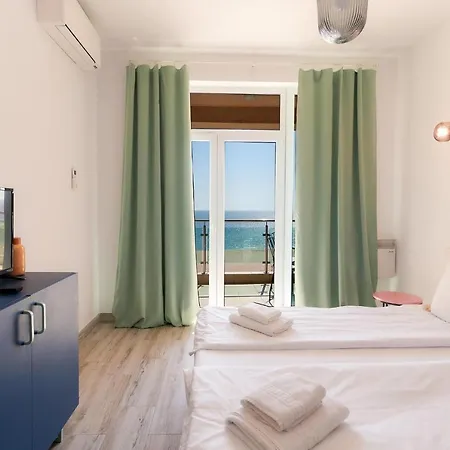 Rezident Apartment *
