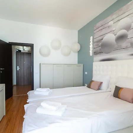 Apartament Rezident *