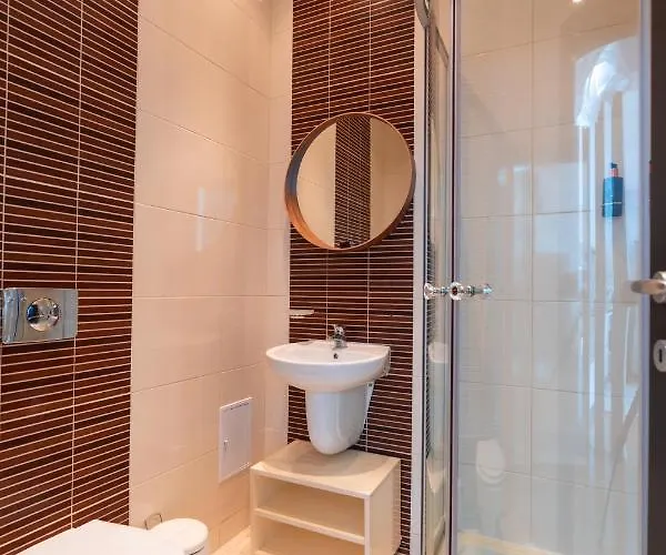 Rezident 아파트 *